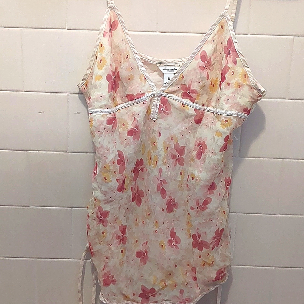 Flowered spaghetti trap tank
